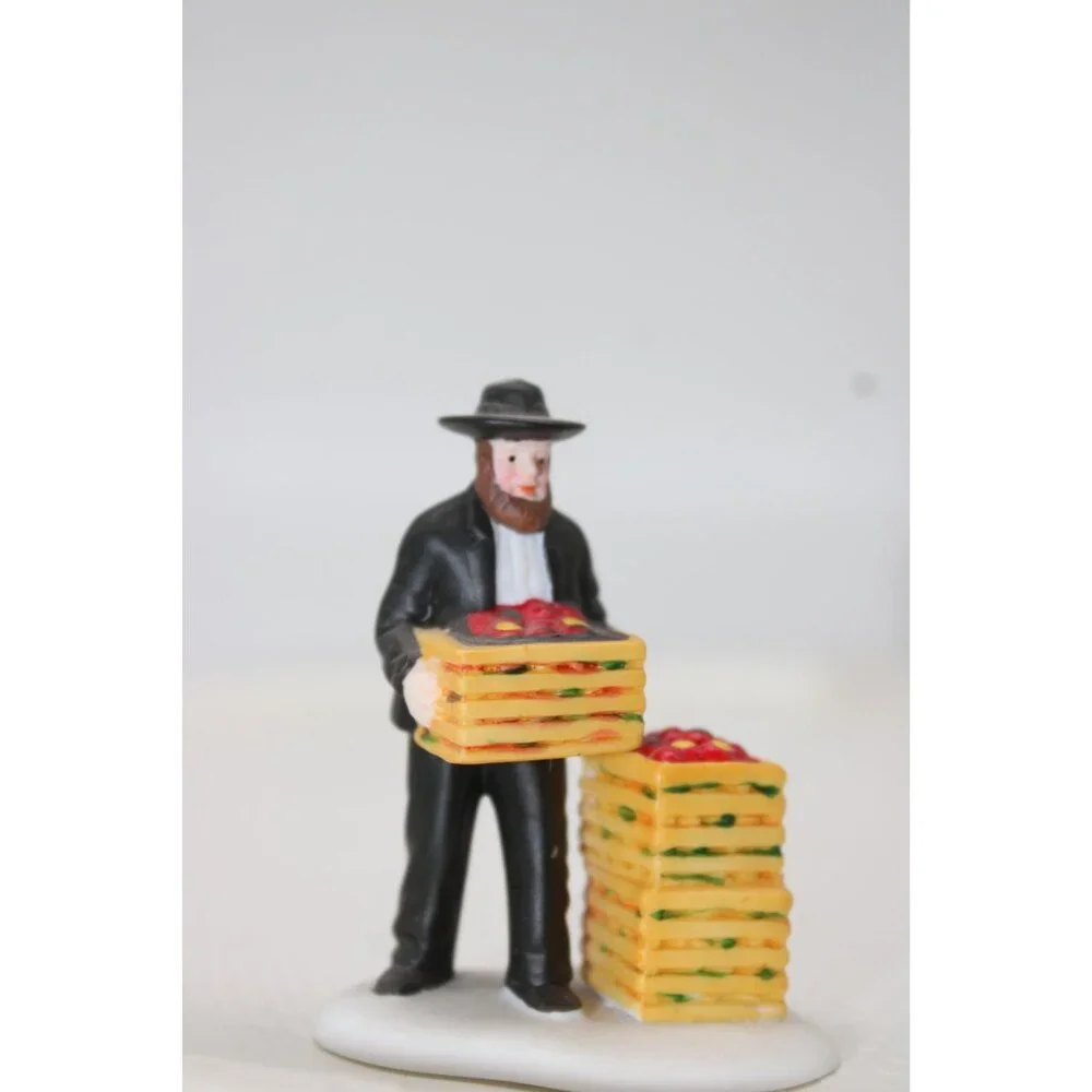 Dept 56 New England Village - Amish Family